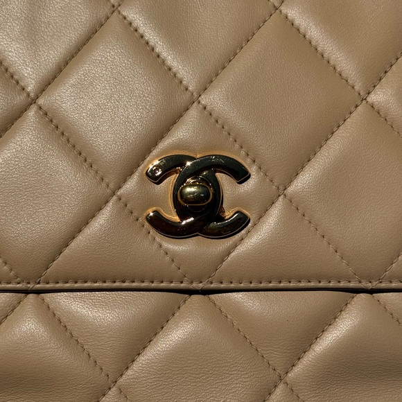 CHANEL lambskin VINTAGE shoulder/cross body bag. From 1994-1996. GORGEOUS! - Picture 5 of 17